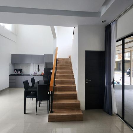 The Icon Central Batam 3 Bedroom Home Villa With Private Pool Екстер'єр фото